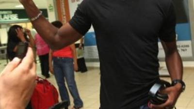 Brayan Beckeles viajó ayer y podría llegar a un acuerdo con el Fooland FC.