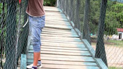El puente es un riesgo para los vecinos.