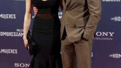 MADRID, SPAIN - JANUARY 04: British actor Daniel Craig and his wife Rachel Weisz attend 'The Girl With The Dragon Tattoo' (Los Hombres Que No Amaban A Las Mujeres) premiere at Callao cinema on January 4, 2012 in Madrid, Spain. (Photo by Carlos Alvarez/Getty Images)