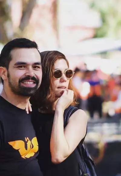 El joven político mexicano ha mantenido un noviazgo por varios años con Sarah Aguilar Flaschka, quien lo ha acompañado a los debates presidenciales y a sus eventos de campaña en los últimos meses.