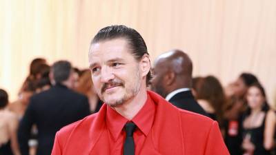 Fotogafía de archivo, tomada el pasado 1 de mayo, en la que se registró al actor chileno Pedro Pascal, en la gala MET en Nueva York.