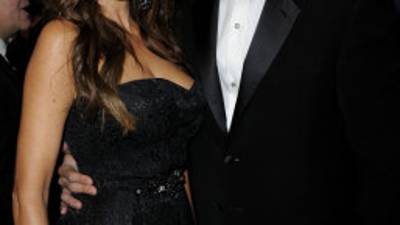 La colombiana Sofía Vergara con su prometido Nick Loeb.