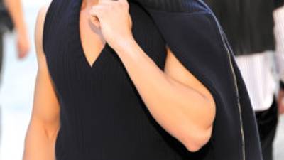 CKR012.CAP D'ANTIBES (FRANCIA).9/5/2011.-El modelo francés Baptiste Giabiconi desfila durante la presentación de la colección Chanel Cruise 2011/2012, del diseñador alemán Karl Lagerfeld, hoy lunes 9 de mayo de 2011 en el Hotel du Cap de Cap d'Antibes, Francia. EFE/CHRISTOPHE KARABA