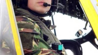 El príncipe William será piloto de helicóptero de ambulancias aéreas.