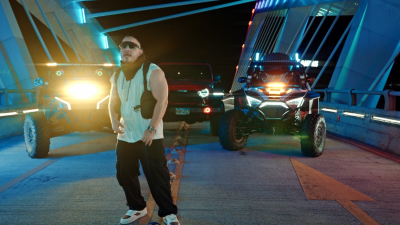 Liam Rivera en una imagen oficial del video de su sencillo musical, “Fan”.