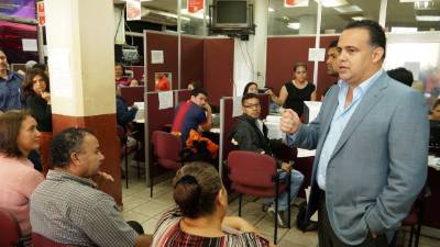 El alcalde Armando Calidonio visitó el área de Control de Ingresos.