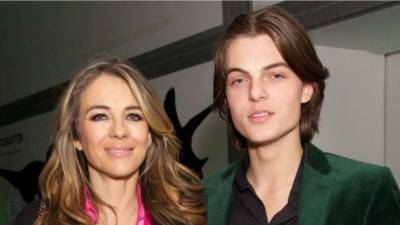 Elizabeth Hurley junto a su hijo Damian, fruto de su relación con el malogrado Steve Bing.