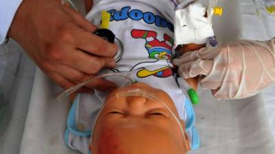 A cada paciente se le atribuye una ficha con número de cama y se procede a las intervenciones que sean necesarias para curarle.