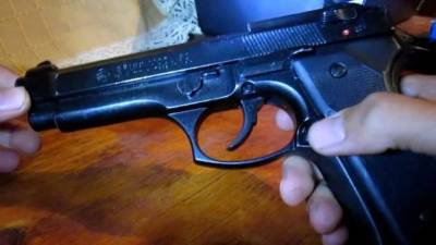 El hecho se comprobó al verificar el número de serie del arma.