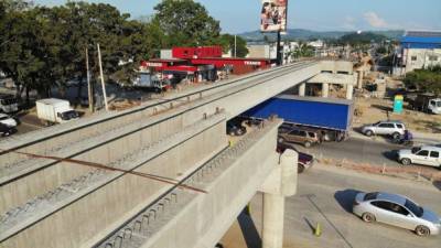 Labor. Los trabajos en el puente han avanzado en más de un 38%, aseguran los encargados. Fotos: Franklin Muñoz