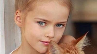 La pequeña Kristina cuenta con miles de seguidores en las redes sociales. Foto Twitter.