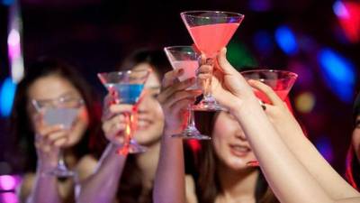 El consumo crónico de alcohol puede producir problemas de salud como la diabetes, las enfermedades cardiovasculares y algunas formas de cáncer.