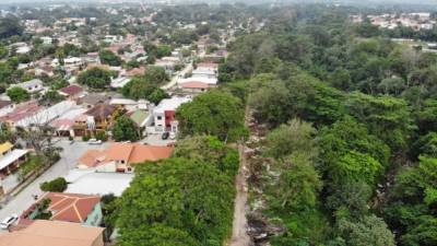 Obra. Los bordos sur y norte del río Santa Ana, en el noroeste, serán pavimentados. Fotos: Yoseph Amaya.