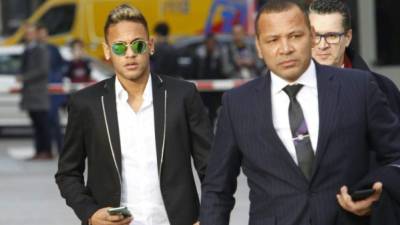 Neymar cuenta con la asesoría de su padre, por lo que los juicios son parte de responsabilidad del progenitor del brasileño.