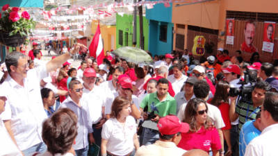 Mauricio Villeda recorrió varios municipios de la zona central del país.