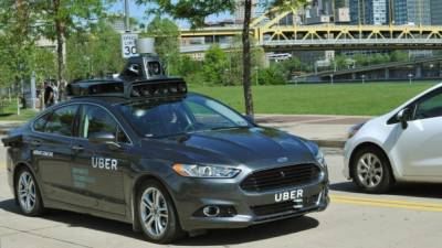 Uber comenzó a probar su vehículo sin conductor en la calles de Pittburgh, EUA.