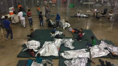 Más de 200 niños que fueron separados de sus padres entre abril y junio siguen bajo custodia de las autoridades de EEUU porque sus padres fueron deportados a sus países de origen./CBP.