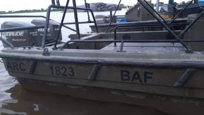 Venezuela pide explicaciones a Colombia por dos lanchas militares encontradas a la deriva en el río Orinoco./Twitter.