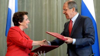 Los cancilleres de Honduras y Rusia, Mireya Agüero de Corrales y Serguéi Lavrov respectivamente.