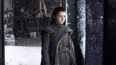 Arya visita a Gendry en la armería, solo horas antes de la llegada del ejército de los muertos.