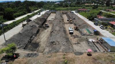 En la primera etapa del proyecto habitacional vertical en Los Prados, Choloma, 500 familias afectadas por las tormentas tendrán su hogar. El presidente Juan Orlando Hernández conoció los avances y garantizó a los afectados que no están solos. Las viviendas son un concepto diferente y serán entregadas con el título de propiedad. Fotos: Yoseph Amaya.