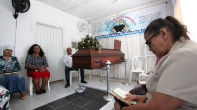 Parientes esperan un milagro para que César Alexis Blanco resucite.