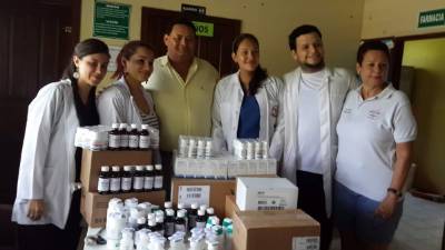 Las enfermeras recibieron los medicamentos.