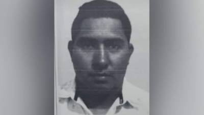 El policía fue identificado como José Antonio Espinal Aguilar.
