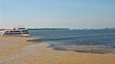 El principal atractivo de la ciudad de Manaos es su propia ubicación, en la confluencia de los ríos Negro y Solimões.