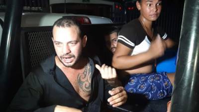 Migrantes cubanos son detenidos por autoridades migratorias de México cuando protagonizaron un motín por la falta de alimentos y agua. EFE