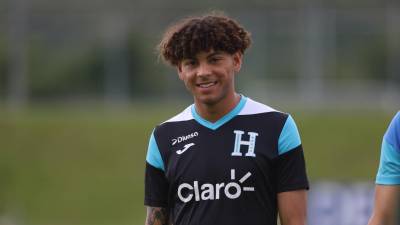 David Ruiz en el entrenamiento de la selección de Honduras previo a los duelos ante México.