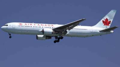 La aerolínea confirmó que la madre y la bebé se encuentran en perfectas condiciones.