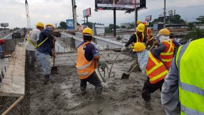 El fin de semana comenzaron a fundir las losas y en pocas semanas será habilitado.