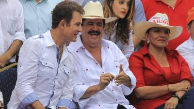 Una fotografía de Nasralla, Zelaya y Castro en campaña política en 2017.