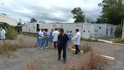 Una comitiva del Gobierno constató durante un recorrido que los hospitales móviles de La Ceiba, están en buenas condiciones.