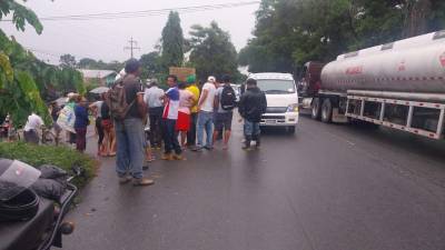 La mujer atropellada fue llevada al hospital Atlántida por una patrulla policial donde murió minutos después.