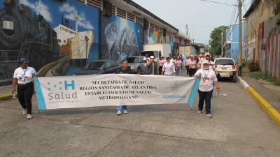Con una marcha por la avenida San Isidro hasta la escuela Atenea de La Ceiba el personal de Salud inauguró este lunes la jornada de vacunación en Atlántida.