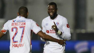 Olimpia roza el título con exhibición de Yustin; Marathón por un milagro