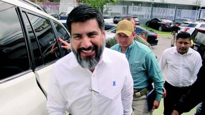 <b>El fiscal general Johel Zelaya llegó ayer a la Corte Suprema de Justicia.</b>