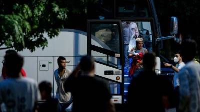 Más de 60 mil migrantes han sido enviados en autobuses desde Texas a varios estados demócratas.
