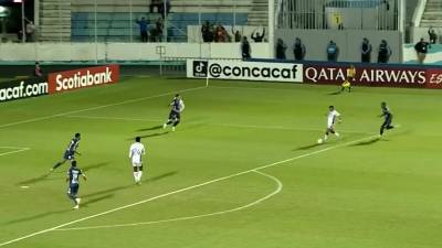 Chirinos recibió un pase de taco, controló el balón en el área e inmediatamente sacó un remate que se fue al fondo.