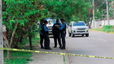 <b><span class=mln_uppercase_mln>Escena.</span></b> El cuerpo de Cristopher Quintanilla quedó a unos metros de su centro de trabajo.