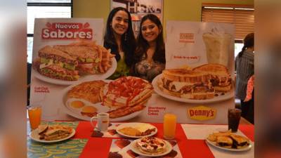 Las ejecutivas Susana Gamero e Isabela López realizaron el lanzamiento oficial de los nuevos y deliciosos platillos que ofrece la cadena de restaurantes Denny´s.