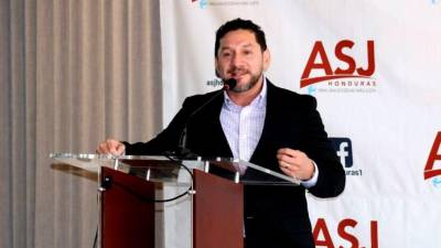 Lester Ramírez, director de Transparencia y Democracia de ASJ, describió el informe.