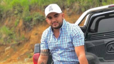 Fotografía en vida de Jalmar Mejía, joven asesinado frente a una iglesia en Copán.