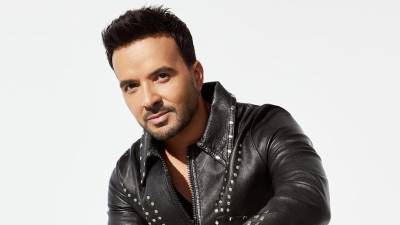 ’El Viaje’ que consta de doce canciones y las colaboraciones de la italiana Laura Pausini, el colombiano Carlos Vives, el puertorriqueño Jay Wheeler y el español Omar Montes.