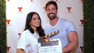Se rumorea que el intérprete cubano, de 42 años, mantiene un romance con la joven Samadhi Zendejas (28), coprotagonista de su nueva serie ‘Vuelves a mí’.