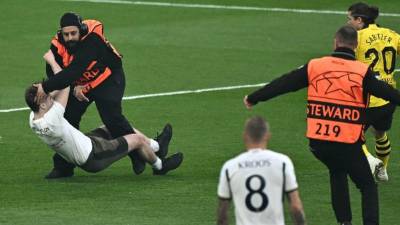 El duelo entre Real Madrid y Borussia Dortmund en el Wembley Stadium de Inglaterra tuvo una escena verdaderamente inesperada en el inicio del partido.