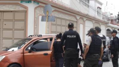 El fútbol se viste de luto tras la muerte de un exfutbolista, quien fue encontrado fallecido en un automóvil y se conocen detalles de lo que provocó la tragedia.