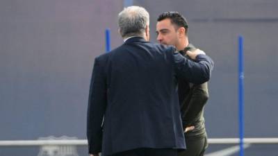 ¡Sorpresa! Xavi decidió seguir como DT del Barcelona, pese a que el pasado mes de enero informó que no iba a continuar de cara a la próxima campaña.